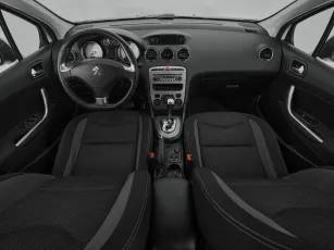 Peugeot  8