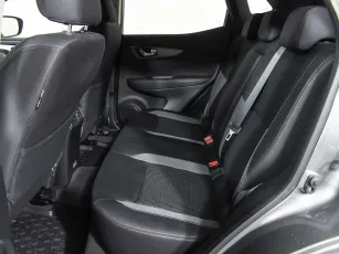 Nissan  15