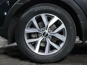 Kia  9