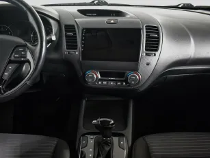 Kia  6