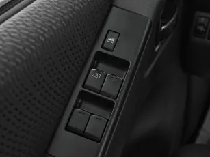 Nissan  11