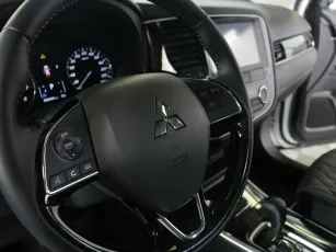 Mitsubishi  9