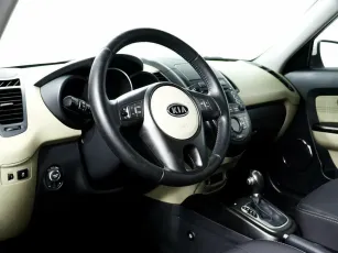 Kia  9