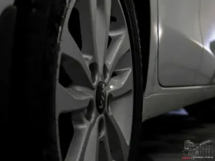 Kia  8