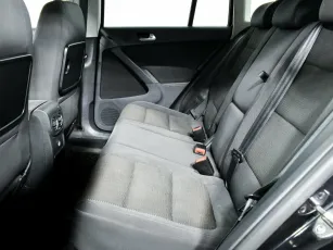 Volkswagen  8