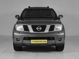Nissan  2