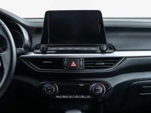 Kia  10