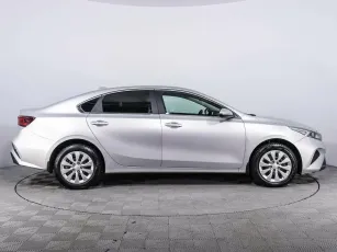 Kia  6