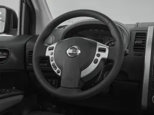 Nissan  11