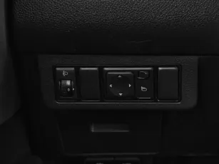 Nissan  11