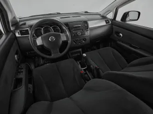 Nissan  9