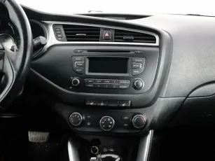 Kia  11
