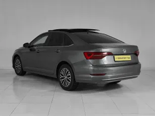 Volkswagen  4