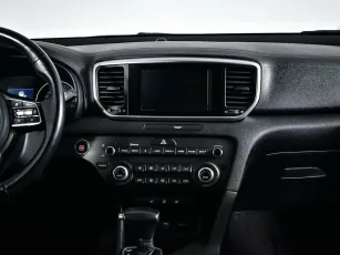 Kia  11