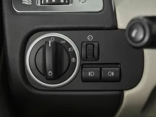 Land Rover  16
