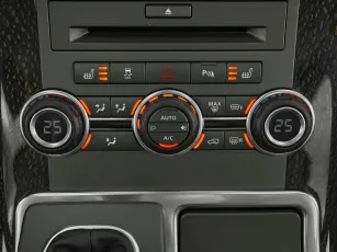 Land Rover  23