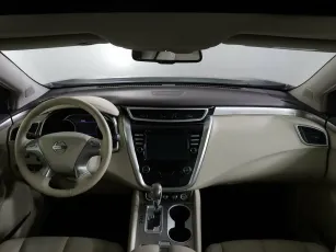 Nissan  10