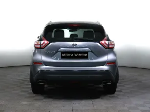 Nissan  5