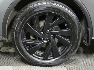 Nissan  8