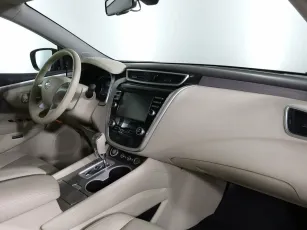 Nissan  9