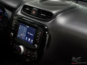 Kia  10