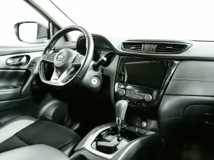 Nissan  10