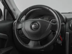 Nissan  10