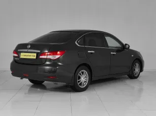 Nissan  4