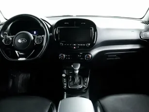 Kia  10