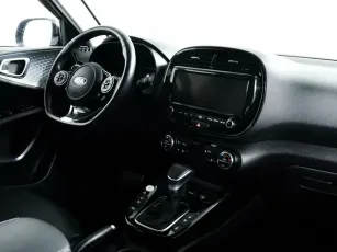 Kia  9