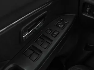 Mitsubishi  12