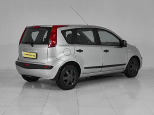 Nissan  4