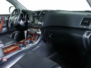 Toyota  8