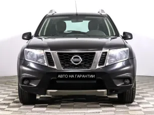 Nissan  2