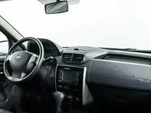 Nissan  5