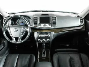 Nissan  12
