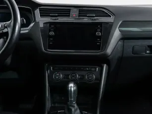 Volkswagen  8