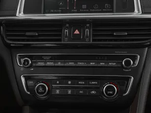 Kia  19