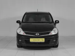 Nissan  2