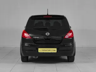 Nissan  5