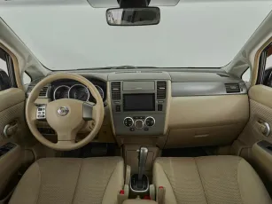 Nissan  8