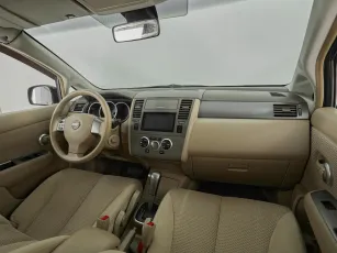 Nissan  9