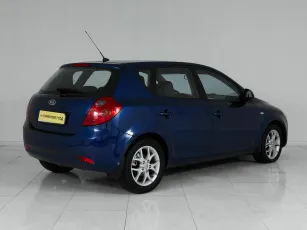 Kia  6
