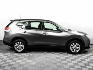 Nissan  4