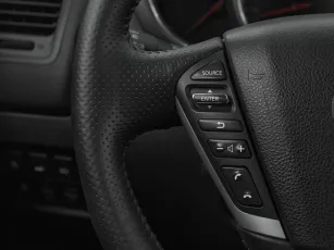 Nissan  11
