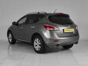 Nissan  4