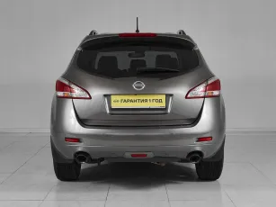 Nissan  5