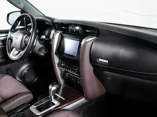 Toyota  6