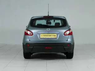 Nissan  5