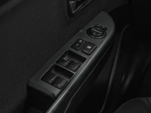 Kia  15